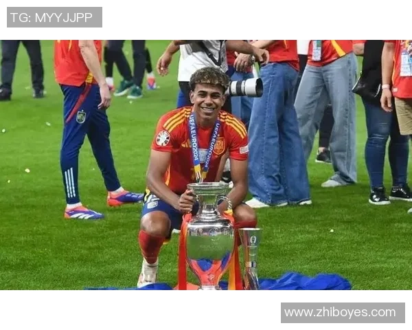 库库雷利亚之夜！马卡盛赞：世俱杯冠军支柱，他成功击退了亚马尔